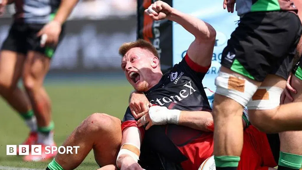 Saracens beat Harlequins to boost play-off hopes