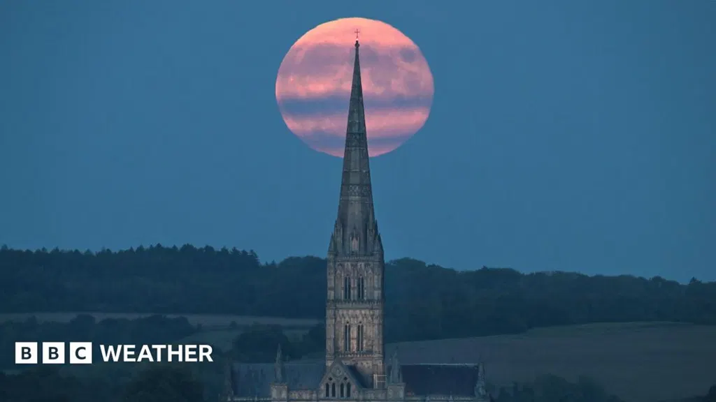 When and how to see the Harvest Moon in 2026