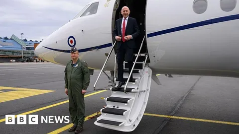 RAF jet carrying defence secretary has signal jammed near Russian border