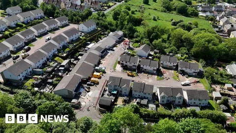 Residents cannot go home for two months during ground movement probe