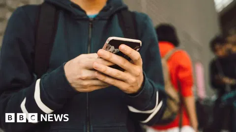 UK police bosses urge unsafe platforms to be blocked for under-16s