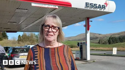Fuel thieves caught after local sleuths follow them to pub and beach