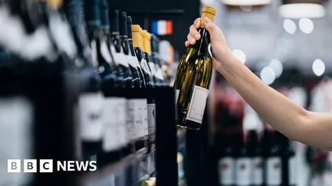 Glass deposit scheme 'risks major problems' for retail industry