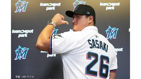 マーリンズ8巡目指名の佐々木麟太郎 入団会見で「背番号26」披露