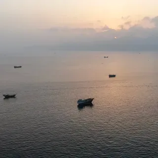U.S. launches new Iran strikes after IRGC declares Strait of Hormuz "closed"