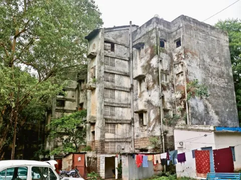  सरस्वती नगर रीडेवलपमेंट:रहवासी बोले- जर्जर बताकर जबरन मकान खाली करा रहे 