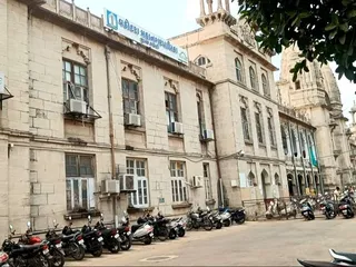  મહાનગરપાલિકાએ 2500 ખાડા શોધ્યા:વરસાદ બાદ તંત્રની કામગીરી શરૂ, પાણીના ક્લોરિનેશન તેમજ સાફ સફાઈ ઉપર ભાર મૂકાયો; 40 ટીમ વોર્ડ લેવલની કામગીરીમાં તૈનાત 