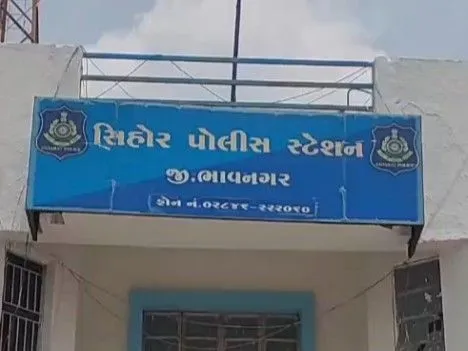  પત્નીનો નંબર કેમ માગ્યો? પૂછતા યુવાન પર હુમલો:ગુપ્તાંગના ભાગે ગંભીર ઈજાઓ પહોંચાડી ધમકી આપી શખસ ફરાર 