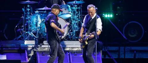 Socialist Rocker Tom Morello Using Capitalism To Bilk Money From Leftists