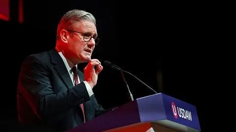 UK PM Starmer avoids parliamentary probe over Mandelson appointment as US envoy
