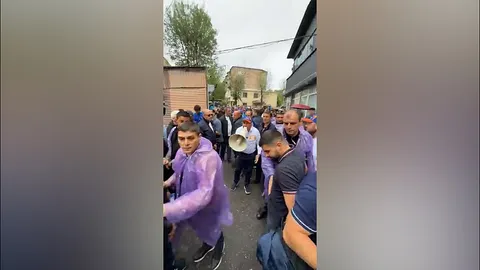 Pashinyan grabs megaphone as exchange turns heated during election campaign