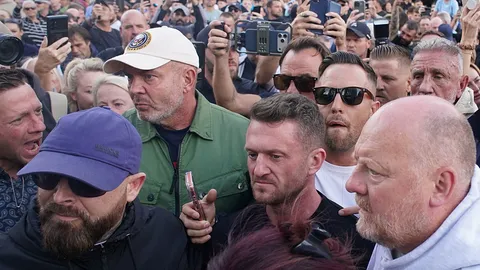 UK: Police and protesters clash at Southampton rally over student killing