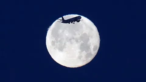 Rare Strawberry Moon shines over Lisbon