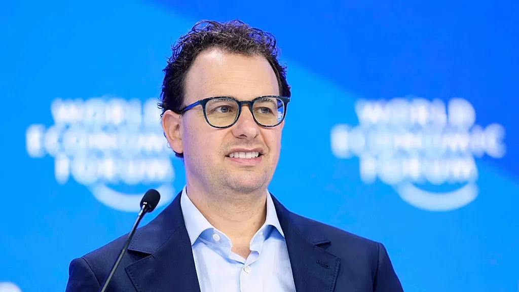 Anthropic CEO calls on AI companies to slow down development