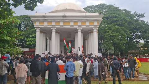 ‘Free Umar Khalid’ placard draws police action at Goa protest