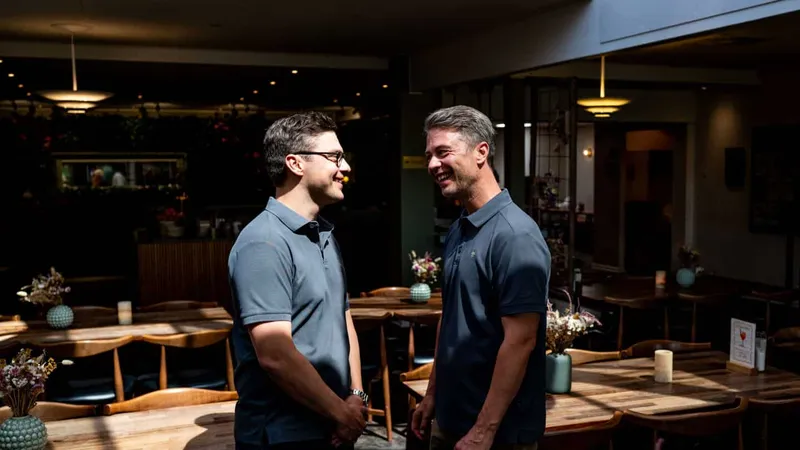 Brødre er tredje generation på historisk hotel: - Vi har mødt folk i Mexico, der kendte ”Hos Polle”
