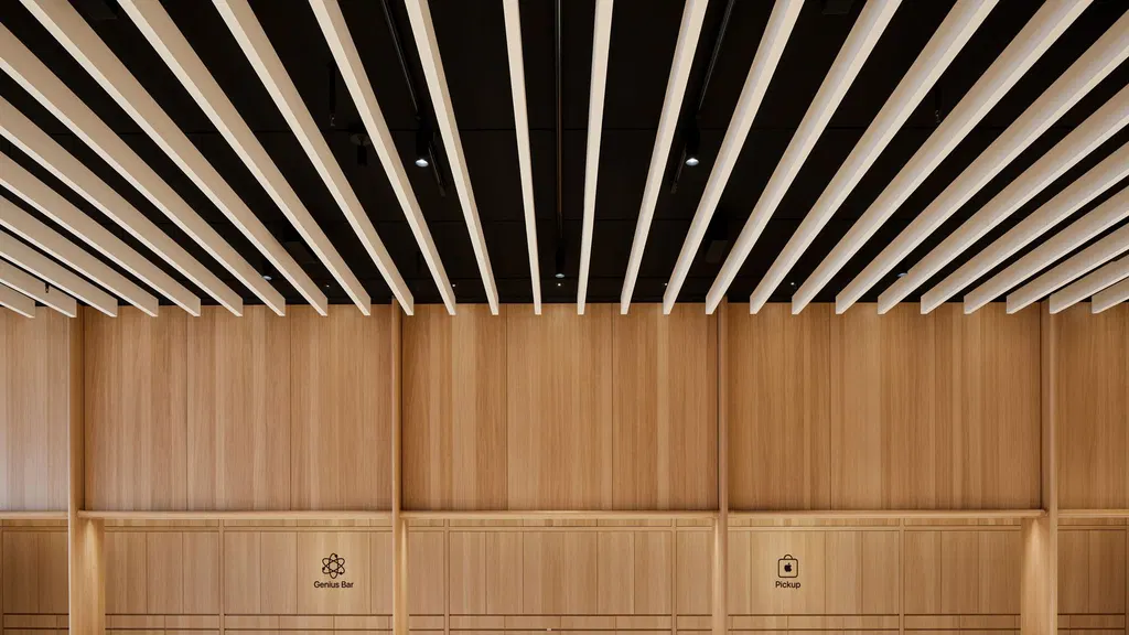 Apple Stores Said to Lose Video Walls, Regain Dedicated Genius Bars