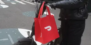 DoorDash agrees to a $131.5M settlement with NYC's DCWP to resolve a year-plus investigation into its compliance with the city's 2023 delivery driver pay law (Elias Schisgall/Wall Street Journal)
