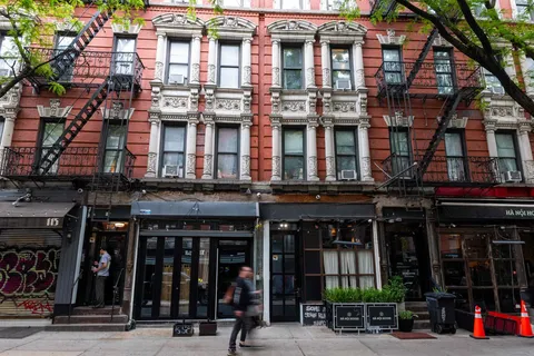 Manhattan rent hits record high above $5,000 per month