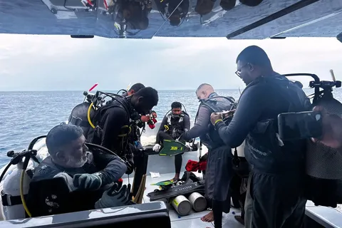 Maldives rescuer dies in search for Italian divers who drowned