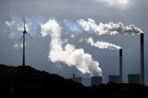 Why dropping the worst-case climate scenario does not undermine the reality of global warming