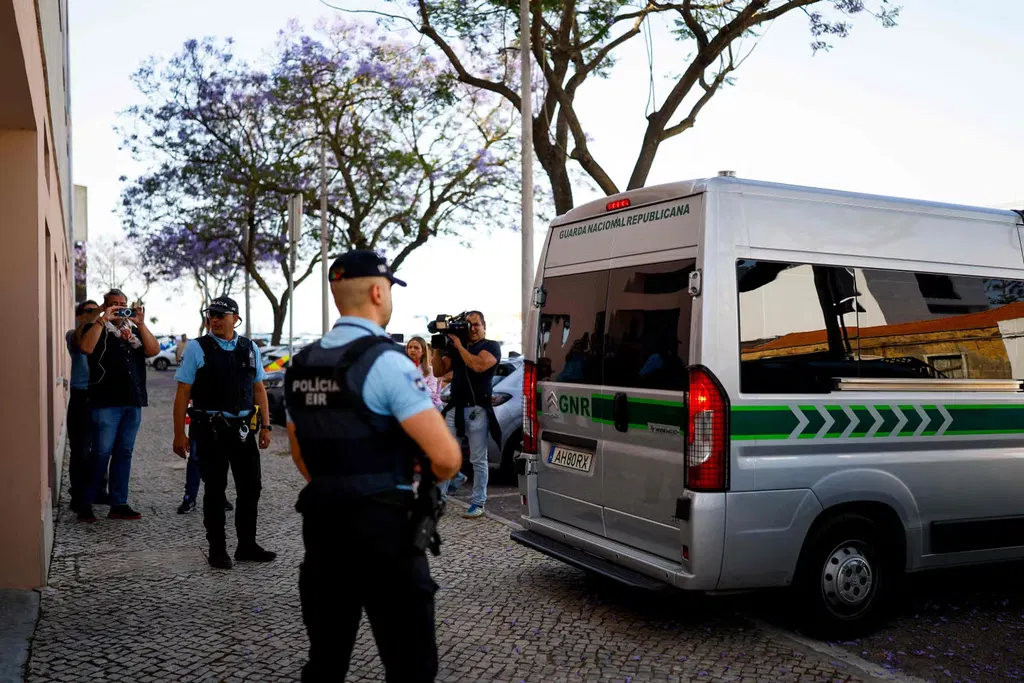 French mother and partner detained after boys found abandoned in Portugal