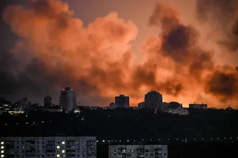 Missile strikes pound Kyiv after Russia vows retaliation