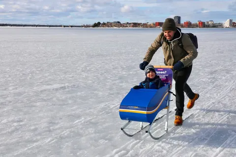 'Latte dads': The not-so-new Scandinavian fathers