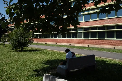 38° at 11 am. French students and staff struggle with unbearable classroom temperatures