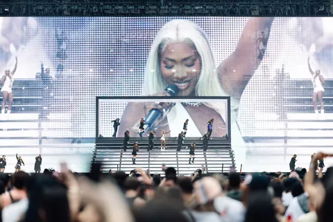Aya Nakamura returns to the stage to claim her crown as the queen of the Stade de France