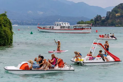 Overrun with tourists, Annecy attempts to steer visitors away from its overcrowded lake and old town
