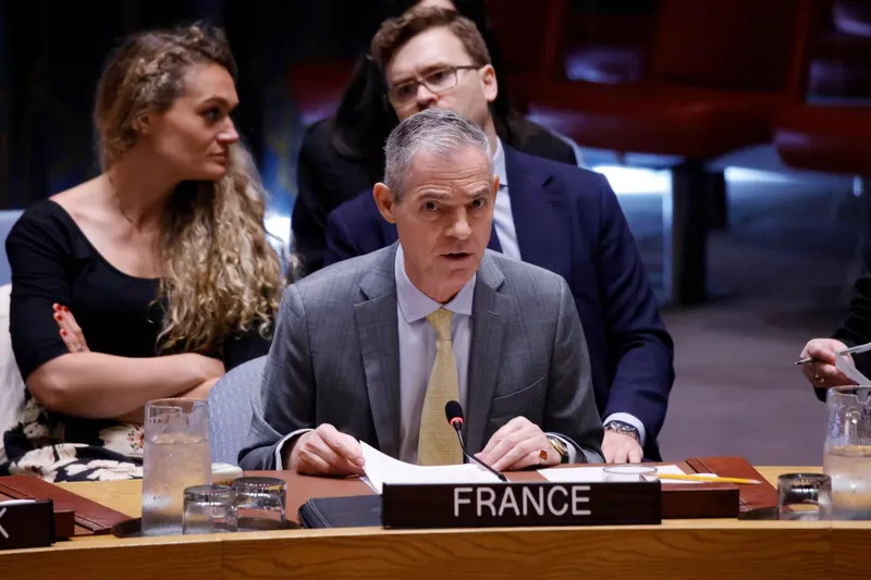 US walks out on France at UN meeting