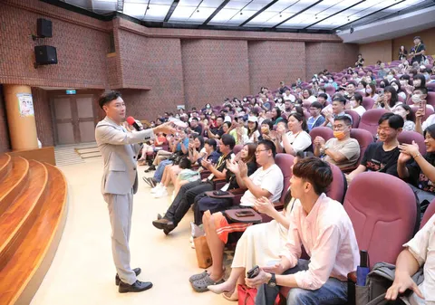謝祖武分享「起點低不是結局」 高雄青年局8月加碼5場企業職場體驗