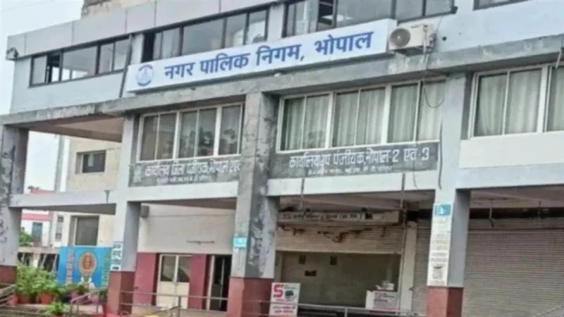 भोपाल नगर निगम का बड़ा कारनामा: 'हाउसिंग फॉर ऑल' के 18 में से 17 प्रोजेक्ट बिना पर्यावरण मंजूरी के, RTI में खुलासा