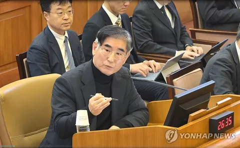 Special counsel questions jailed ex-defense minister over alleged martial law plot