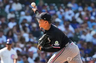 (LEAD) Minor league pitcher Go Woo-suk suspended 10 games over illegal substance in glove