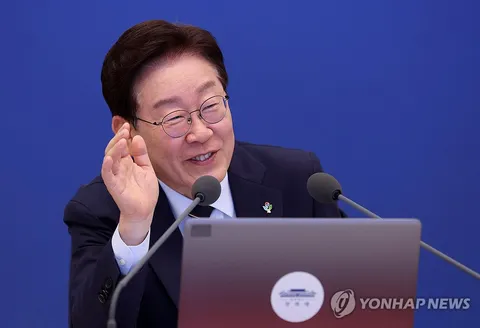 (News Focus) Lee gains stronger mandate as ruling party scores landslide victory in local elections