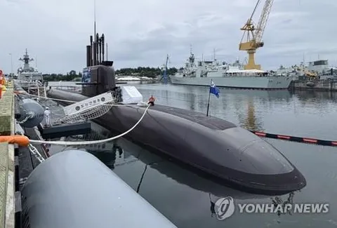 Navies of S. Korea, Canada hold joint drill