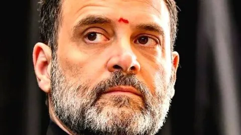 നിങ്ങളെ ഓർത്ത് 
അഭിമാനിക്കുന്നു:
രാഹുൽ ഗാന്ധി