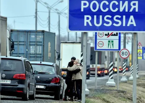 Россияне все чаще ищут способы уехать из страны - СМИ