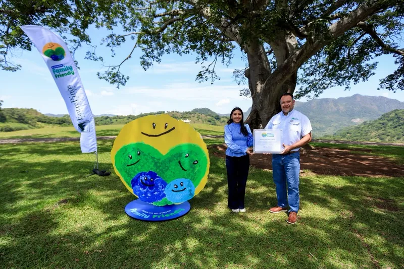 Entre Pinos recibe el sello Family Friendly y se suma a los espacios que promueven el turismo familiar en El Salvador