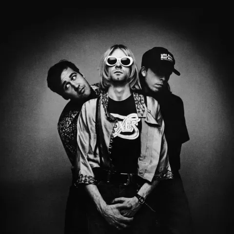 Hole Drummer Patty Schemel Auctioning Kurt Cobain’s Foxes T-Shirt, Bidding Reaches $8,000