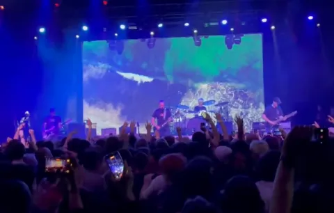 Hum Bring Live Debuts To Reunion Show At Slide Away 2026