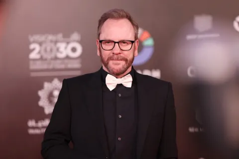 Kiefer Sutherland Cancels Tour Due To “Very Low Ticket Sales”