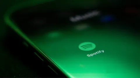Scammers Are Impersonating Spotify to Steal Your Credit Card Info
