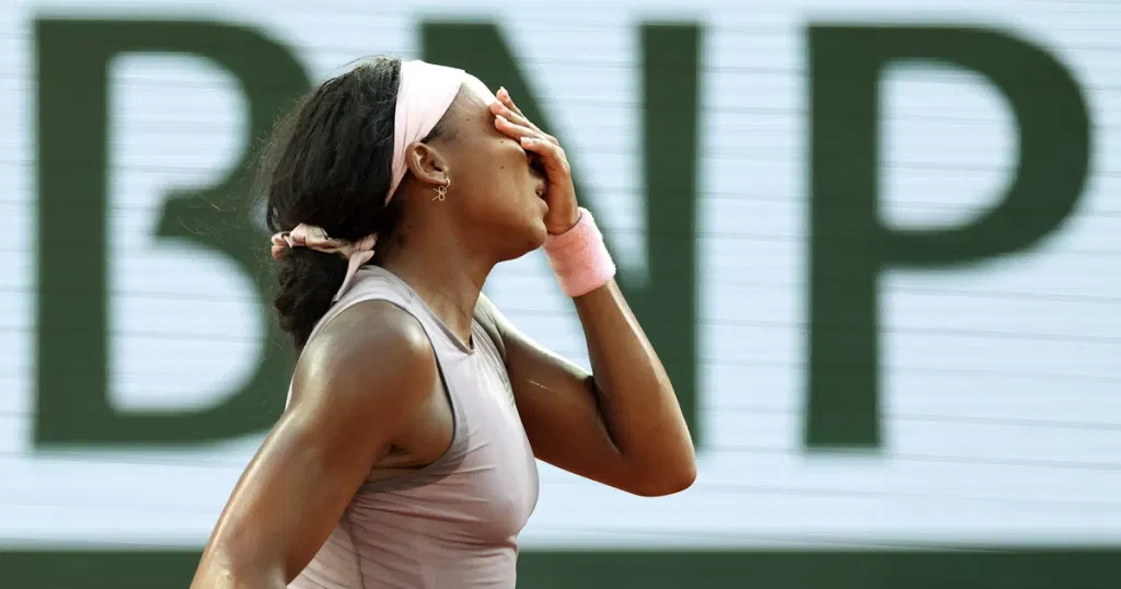 Coco Gauff’s French Open title defense ends in 3rd-round loss