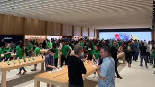 Apple Store Genius Bar & pickup counter revamp effort accelerating