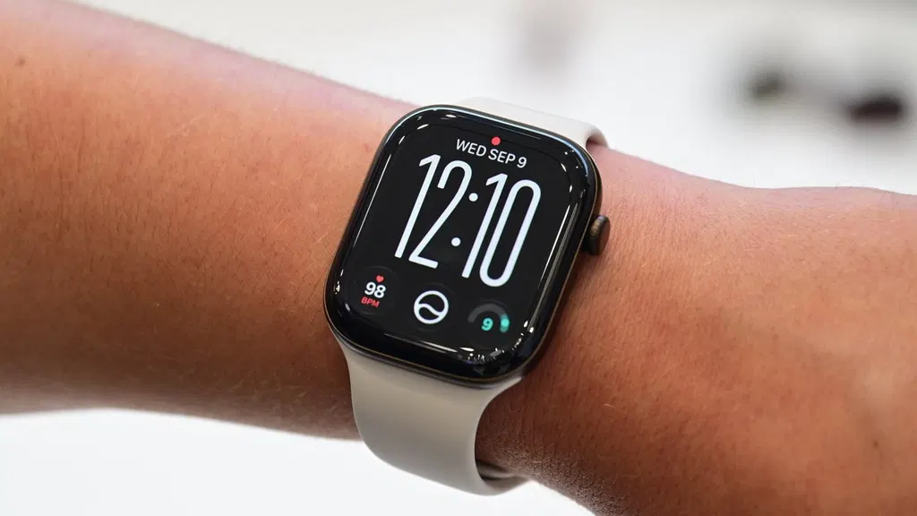 Apple Watch Series 12 has slightly larger bezels, stuck out Digital Crown
