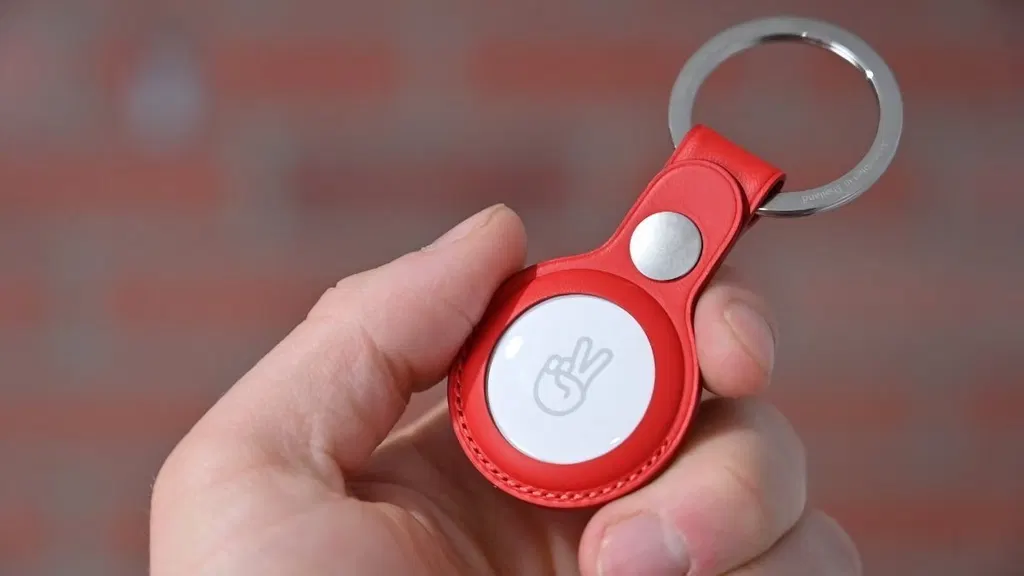 AirTag stalking victim says iPhone didn't warn her, so she's suing Apple