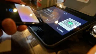 Thousands of banks can now sue over Apple Pay fees in one antitrust case